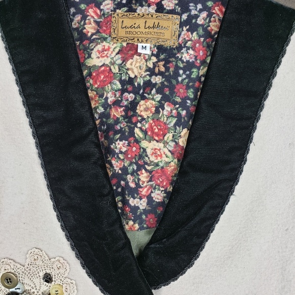 Lucia Lukken Wool Festive Vest - Picture 3 of 7